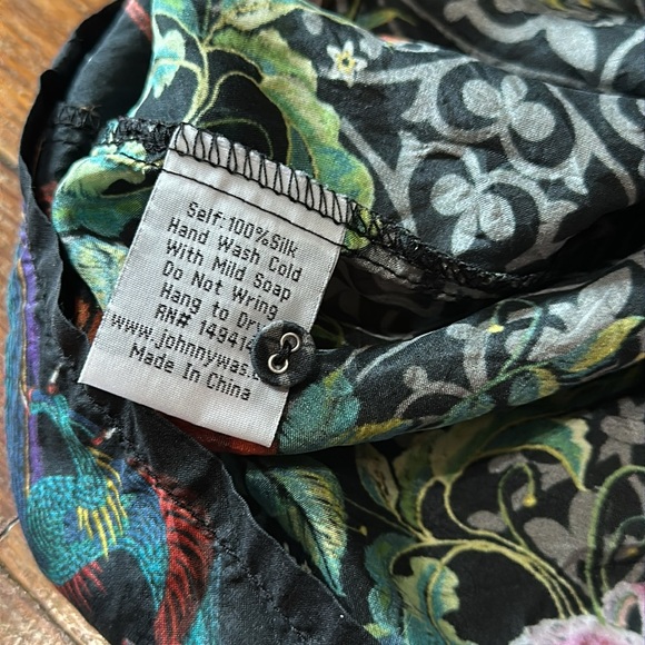 Johnny Was Black 100% Silk Tunic, Partial Button Front, Sz Large - Picture 8 of 8